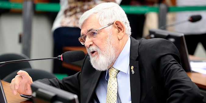 Religiosos e deputados defendem diálogo para combater intolerância de crença