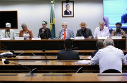 Religiosos e educadores propõem ensino sobre Estado laico nas escolas