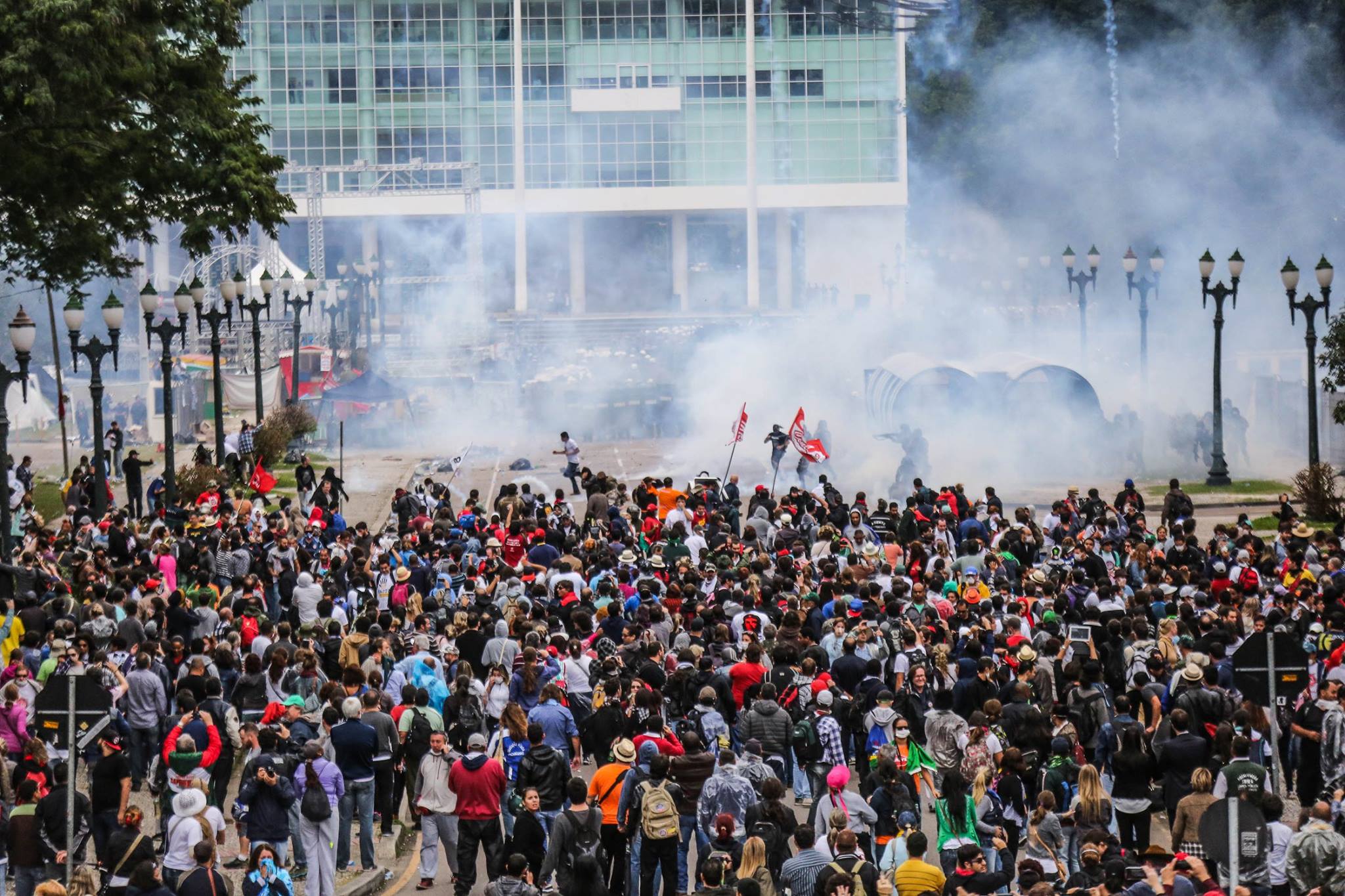 Repúdio ao ataque promovido pela Polícia do Paraná contra os professores
