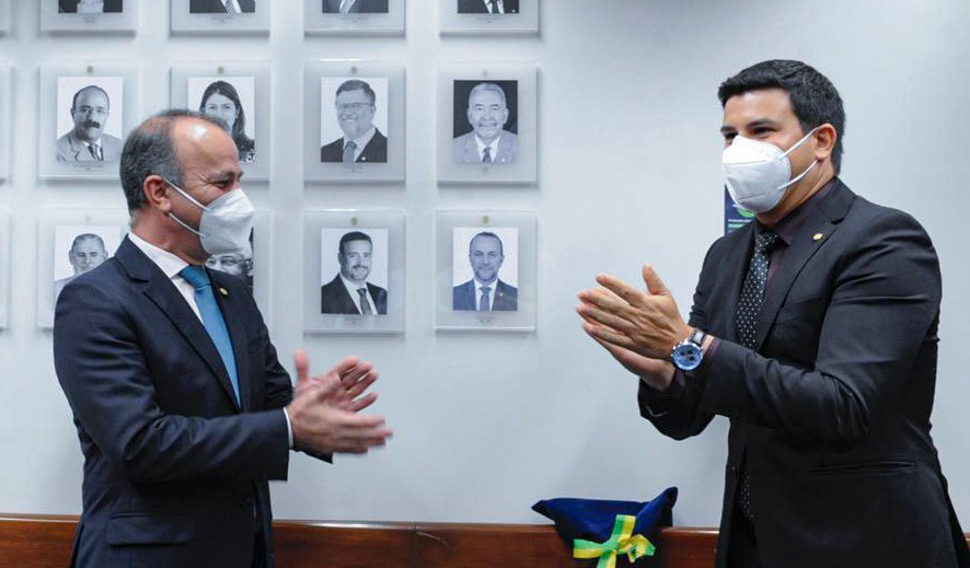 Retrato de Helder Salomão é inaugurado na galeria de Presidentes da CDHM