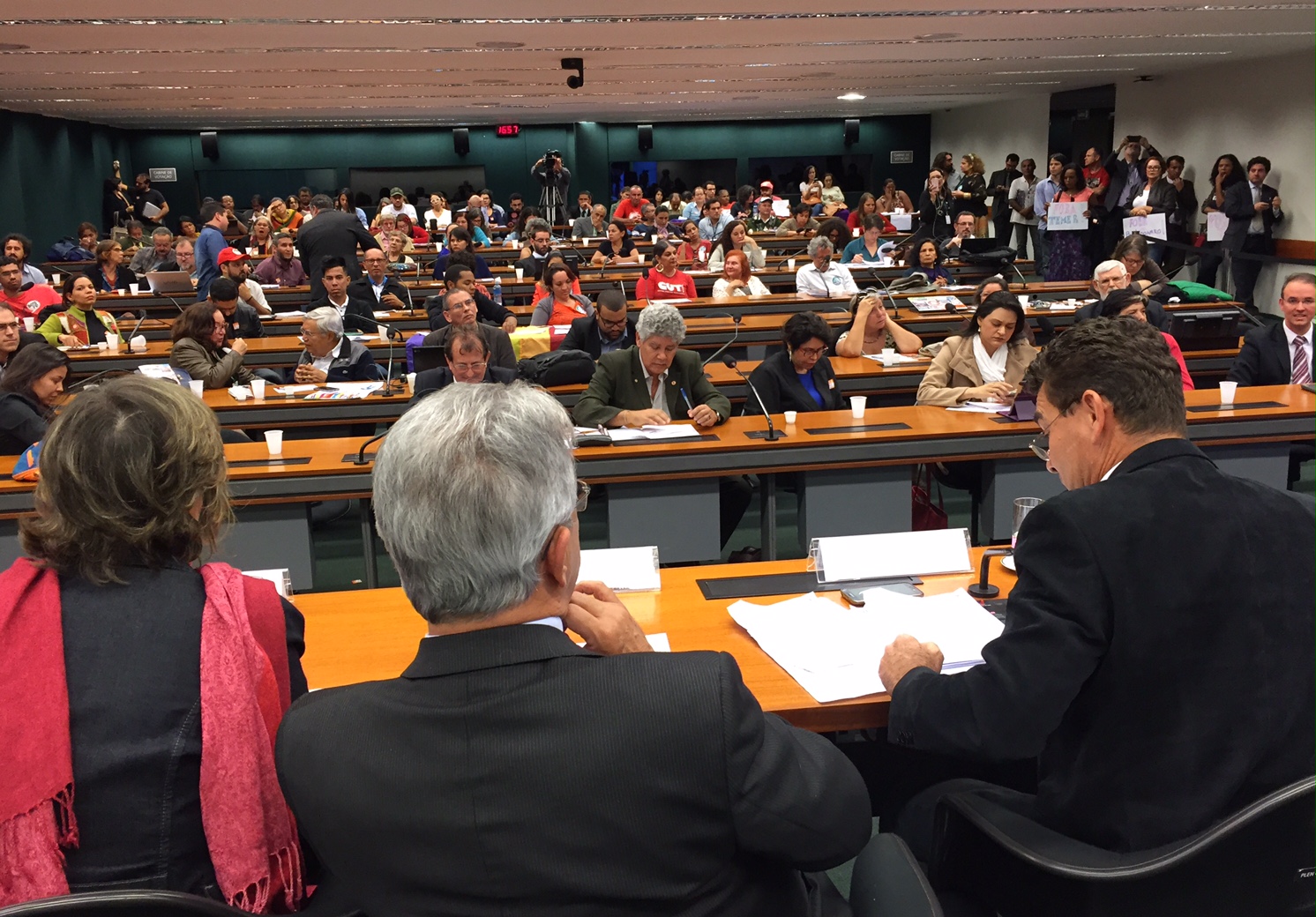 Somente articulação poderá barrar perdas de direitos, defendem participantes de fórum