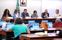 Submissão sexual de mulheres de presos é denunciada em audiência pública 