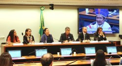 Violência, problemas para a saúde e meio ambiente: a exploração de ouro em território Yanomami