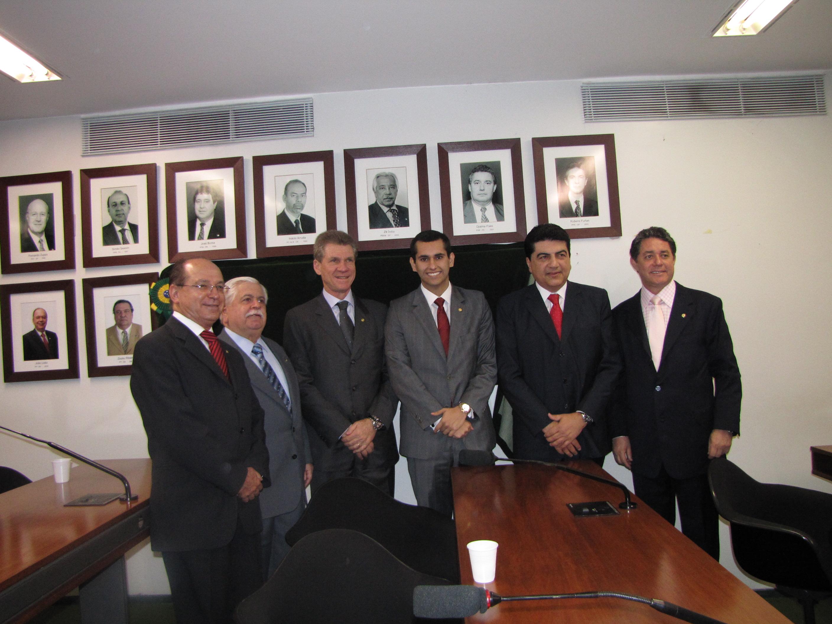 CDU realiza solenidade de descerramento das fotos de ex-presidentes 