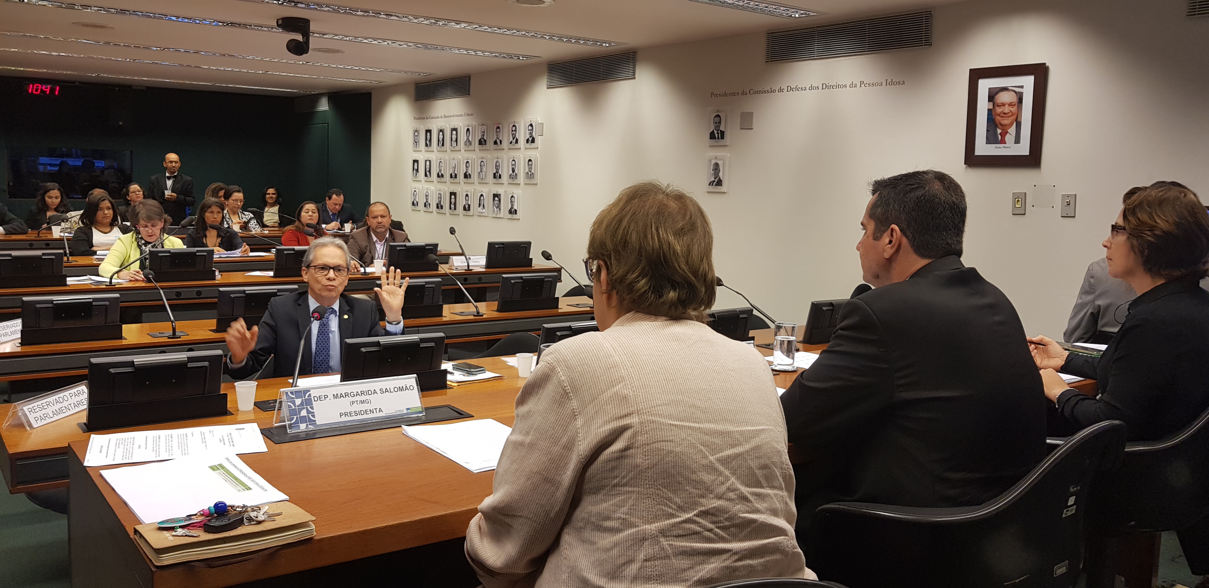 Comissão aprova prioridade no atendimento do Programa Cartão Reforma