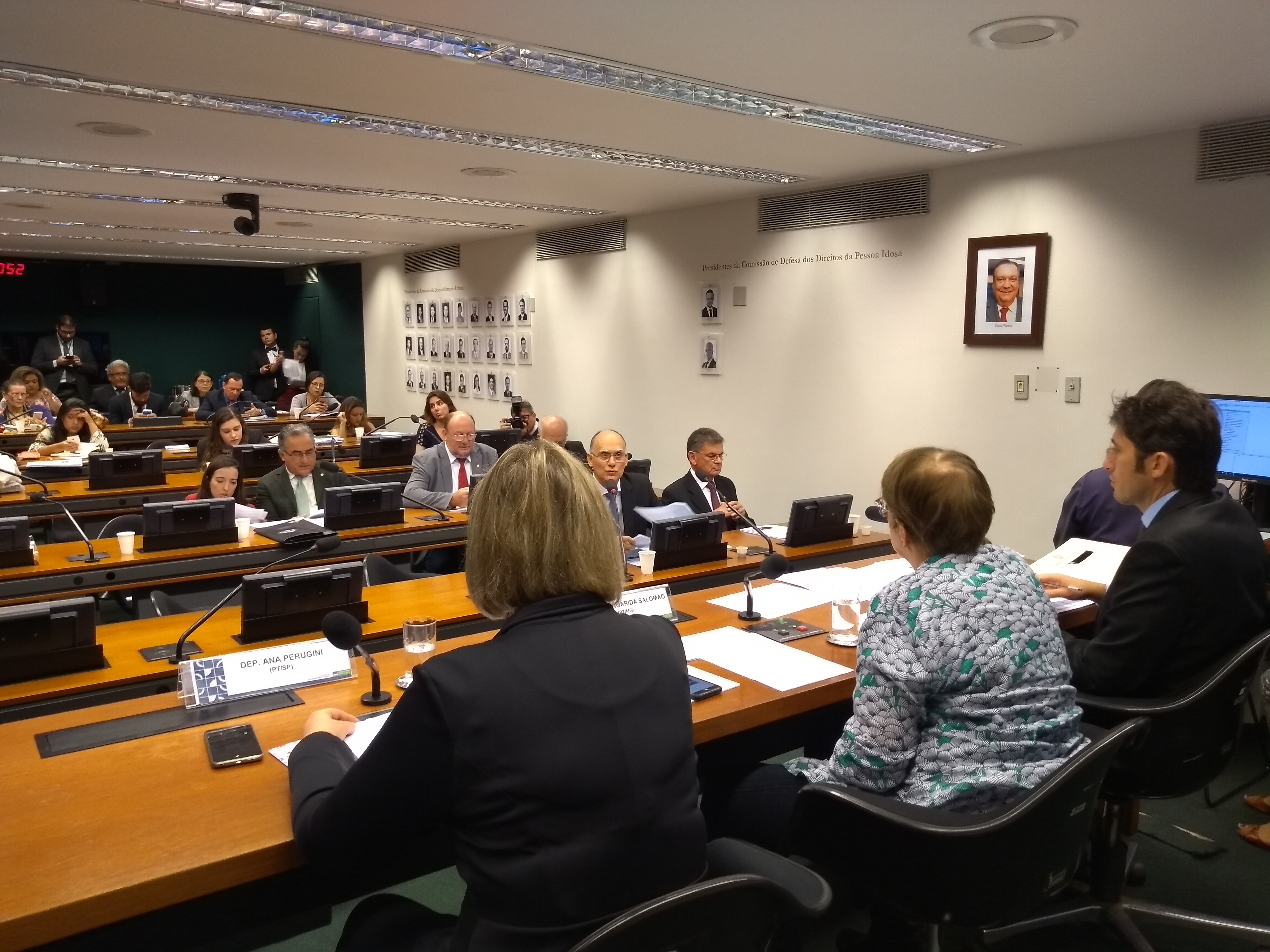 Comissão rejeita PL sobre normas gerais para cobrança de tarifas de esgoto sanitário