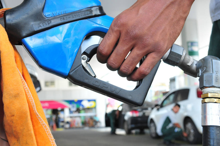 Comissão realiza audiência pública para discutir o alto preço dos combustíveis no país