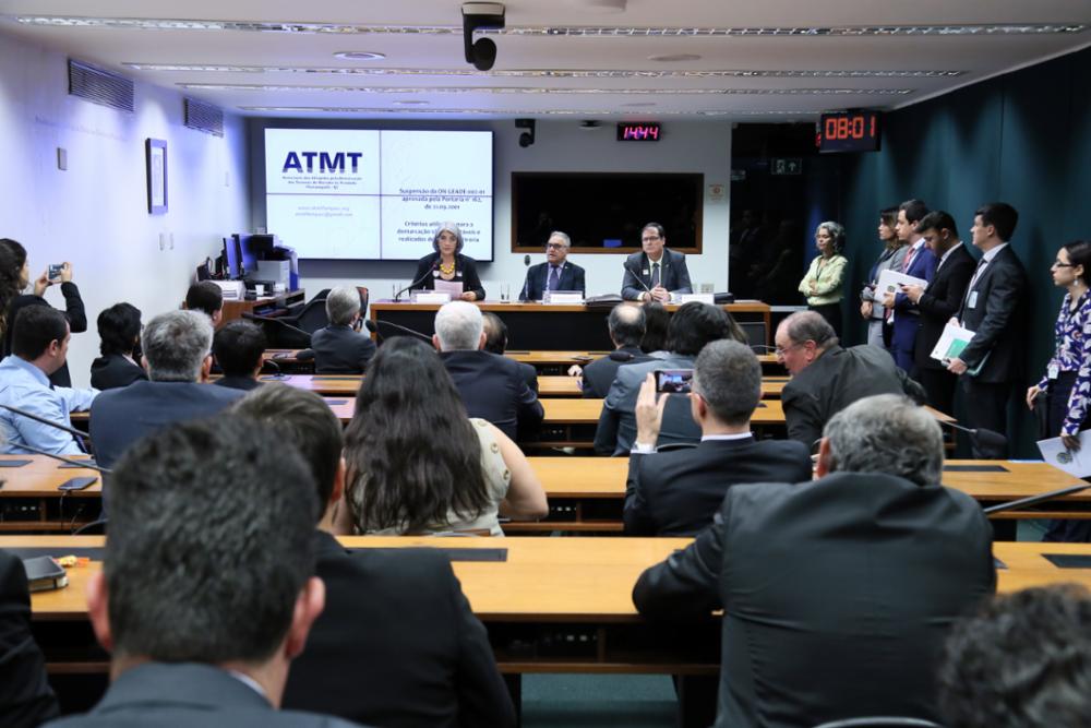 Demarcação dos terrenos da Marinha