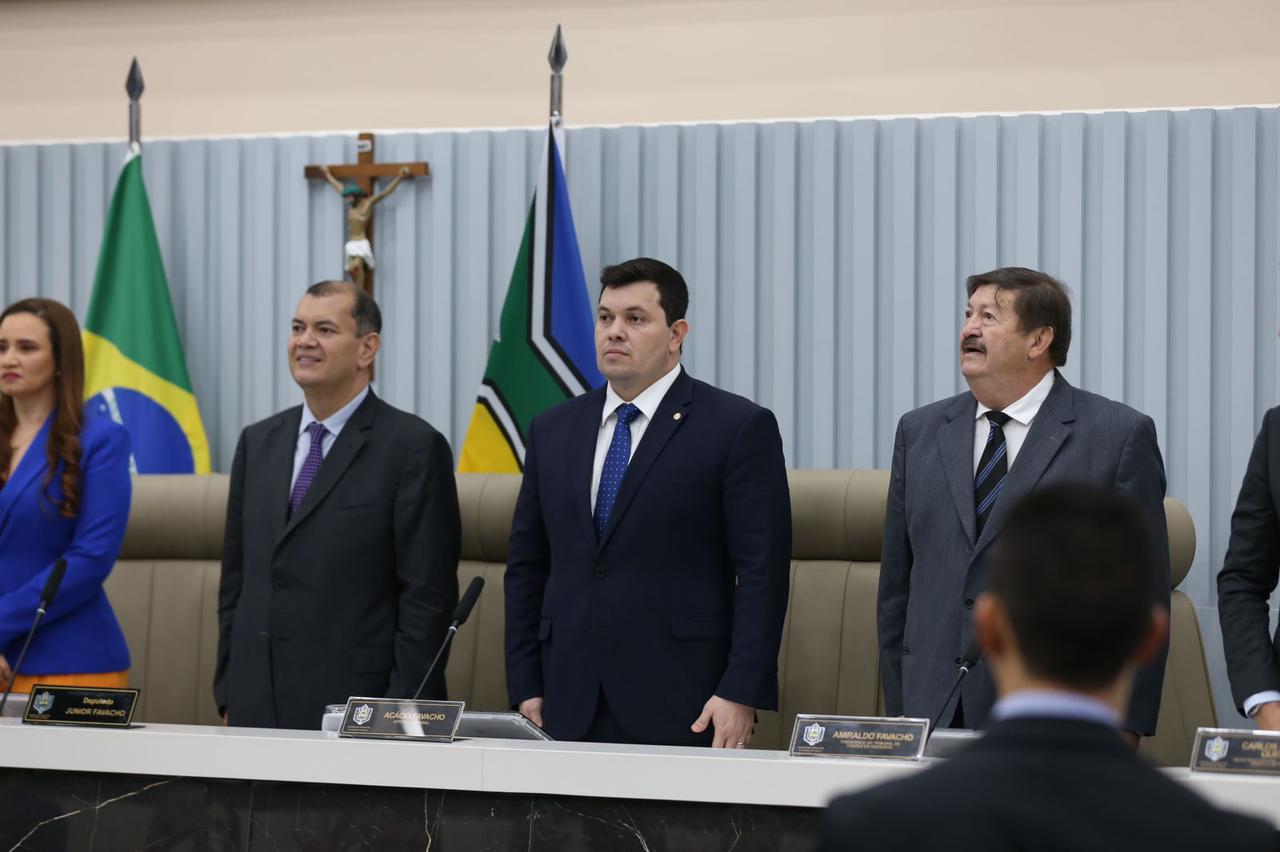 Deputado Acácio Favacho participa de mesa-redonda para debater extinção da Funasa na ALAP