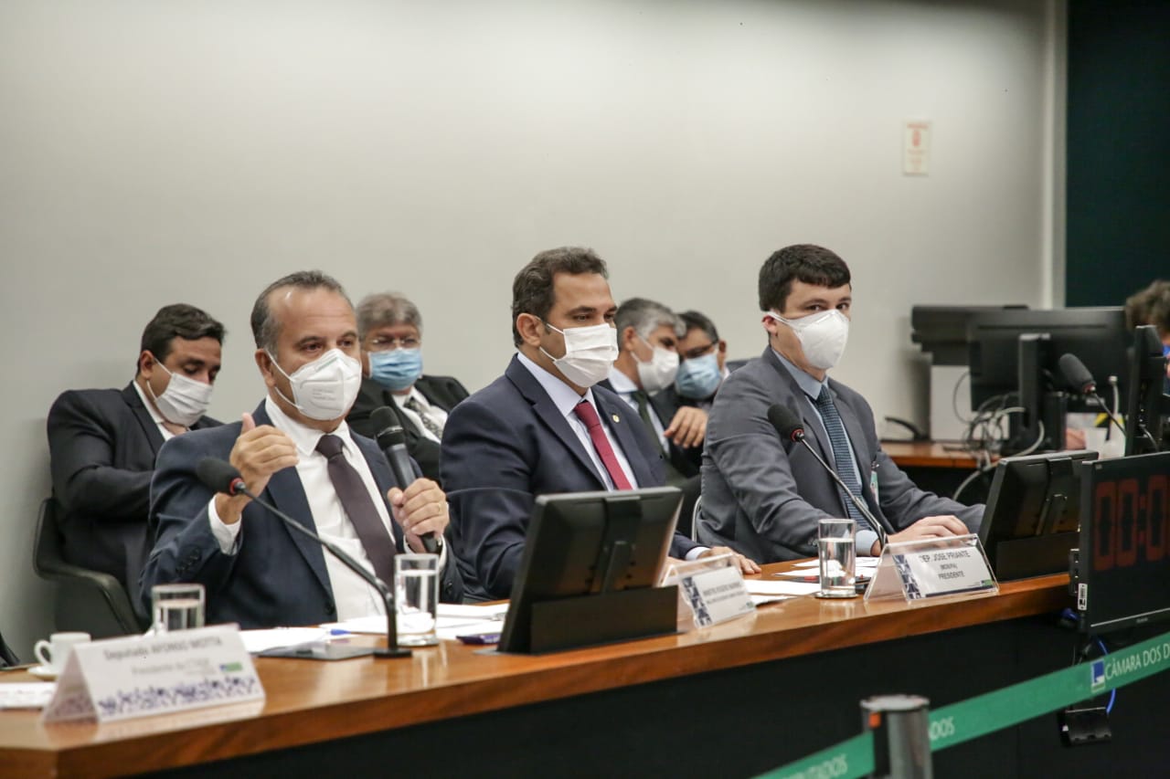 Ministro Rogério Marinho diz à CDU que não haverá paralisação de obras 