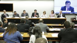 Movimentos populares cobram definição de orçamento de 2018 para habitação