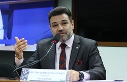 Pastor Marco Feliciano é eleito presidente da CDU