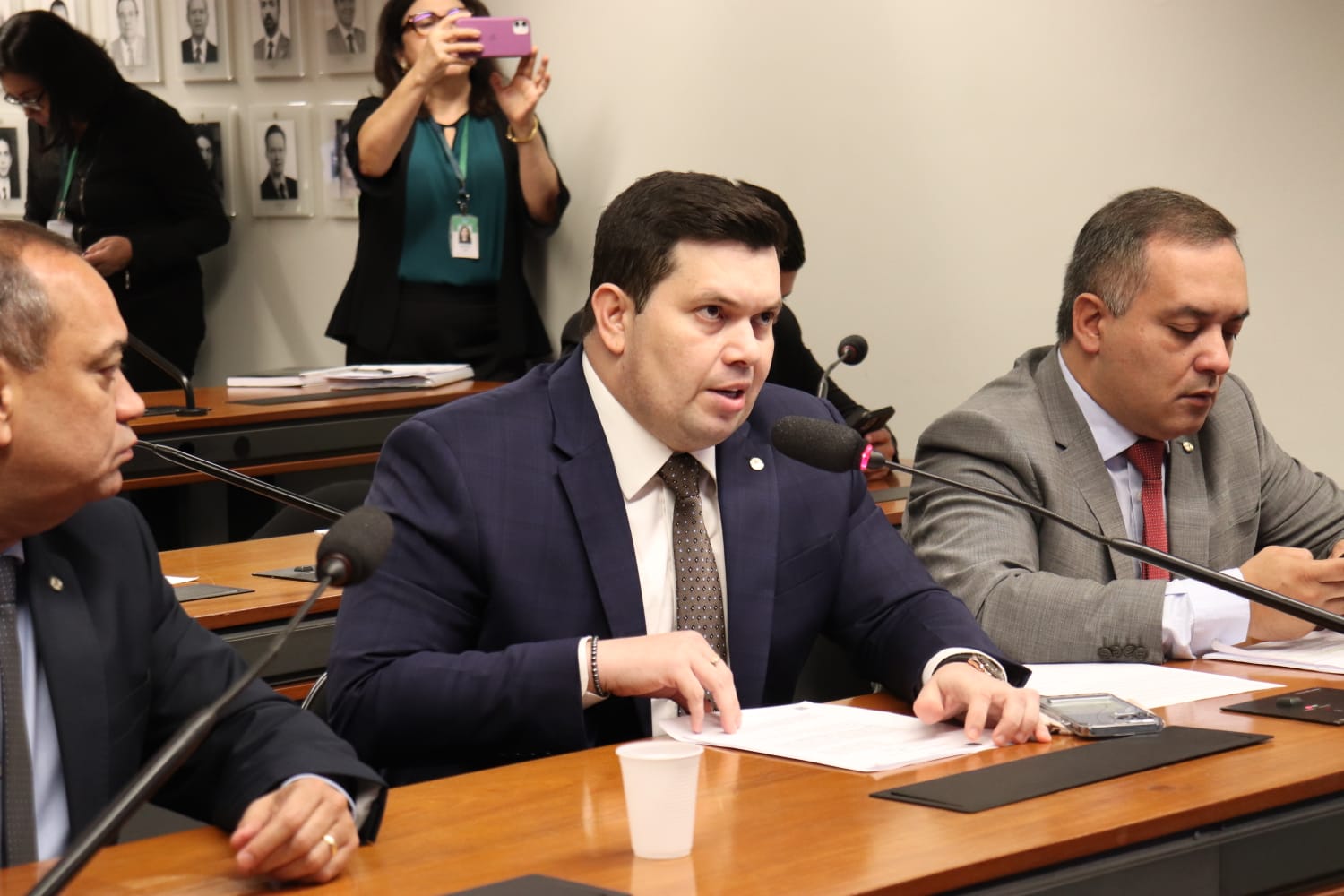 Presidente Acácio convida presidente do IBAMA a explicar recusa da licença para a exploração de gás e petróleo no Amapá