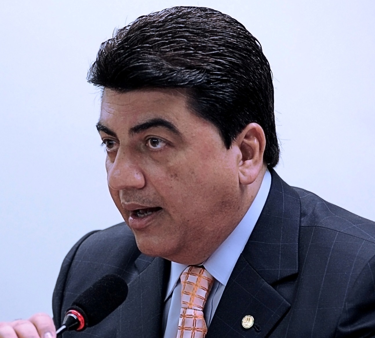 Presidente toma posse e diz que vai priorizar as Cidades 