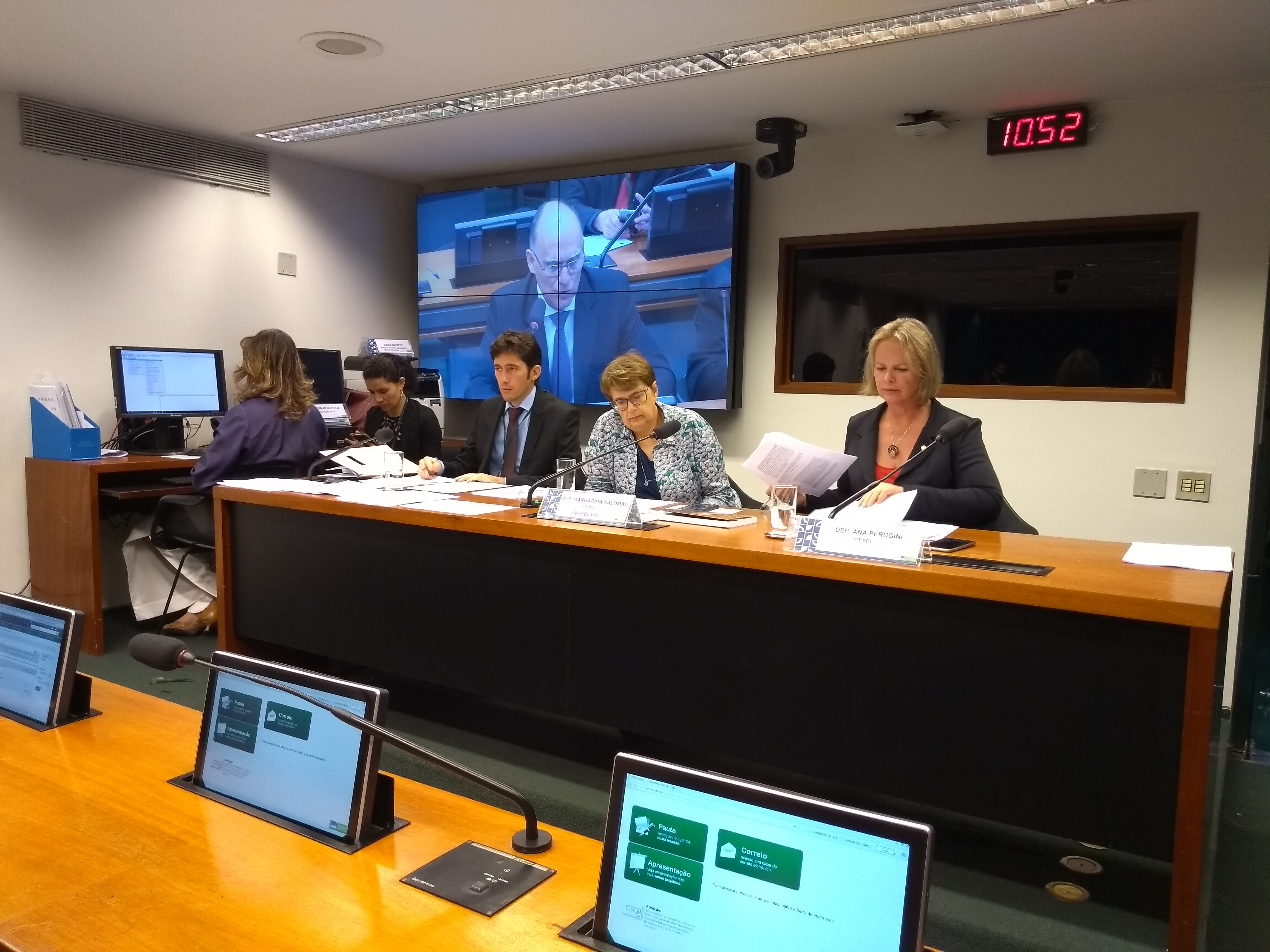 Requerimento sobre parceria entre CDU e TCU é aprovado