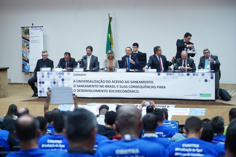 Seminário discutiu sobre a universalização do acesso ao saneamento