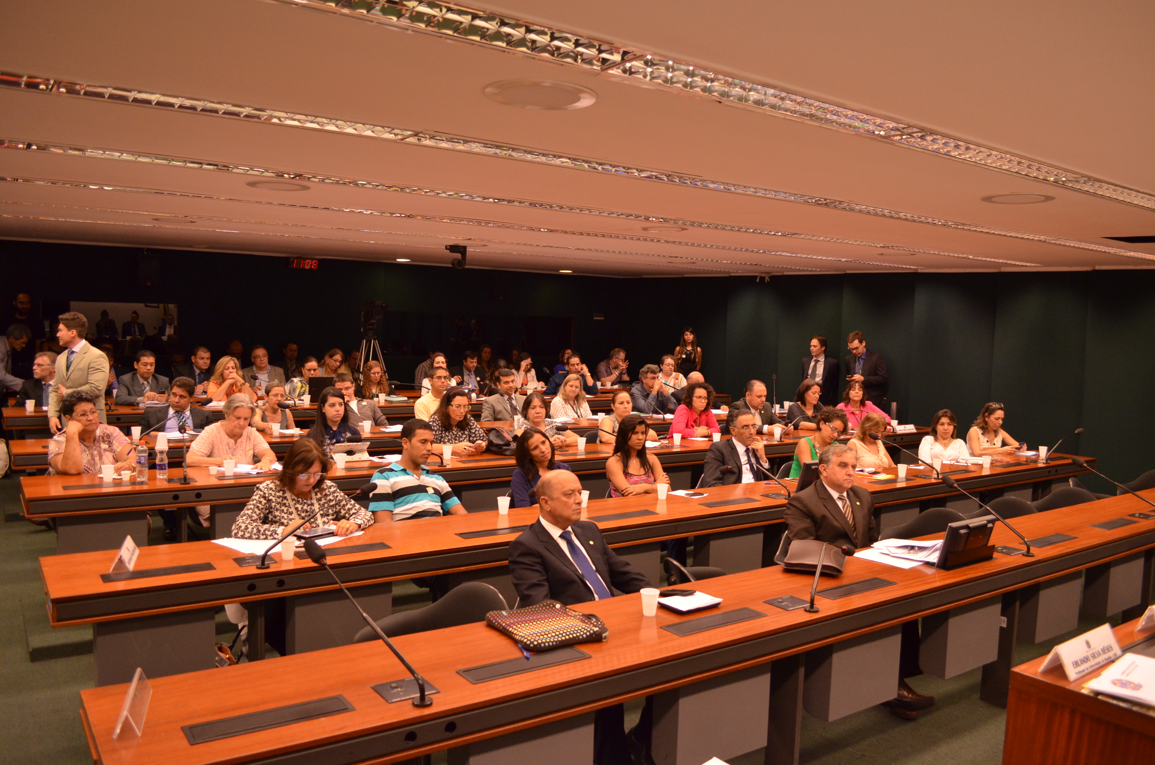 13/10/15 - Audiência Pública debate Sistema Nacional de Avaliação da Educação Básica