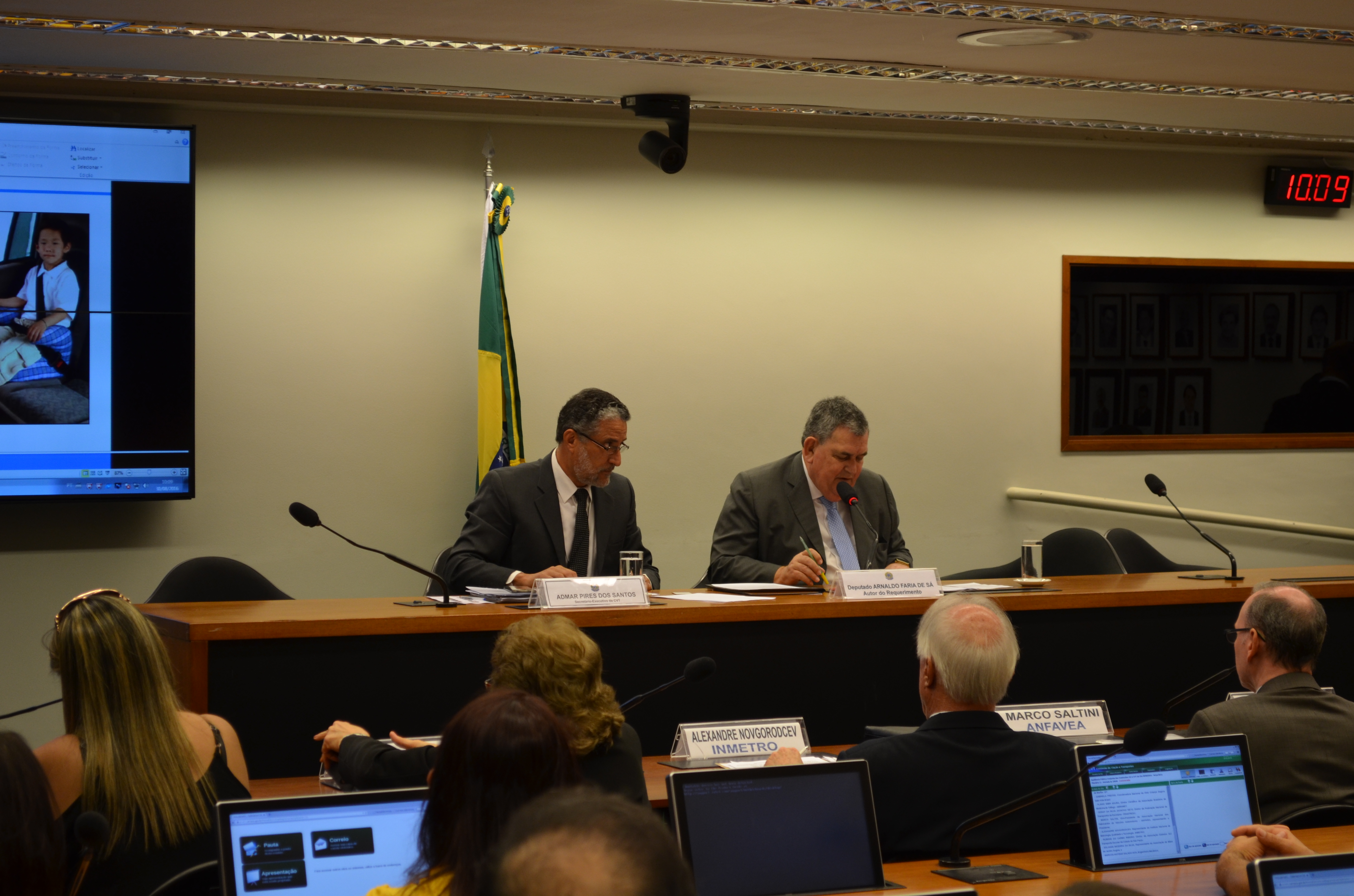 30/08/16 - Audiência Pública conjunta discutiu a segurança no transporte escolar