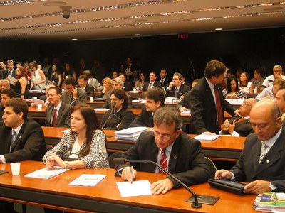 deputados debatem sobre a cria&ccedil;&atilde;o de comiss&atilde;o especial do PNE