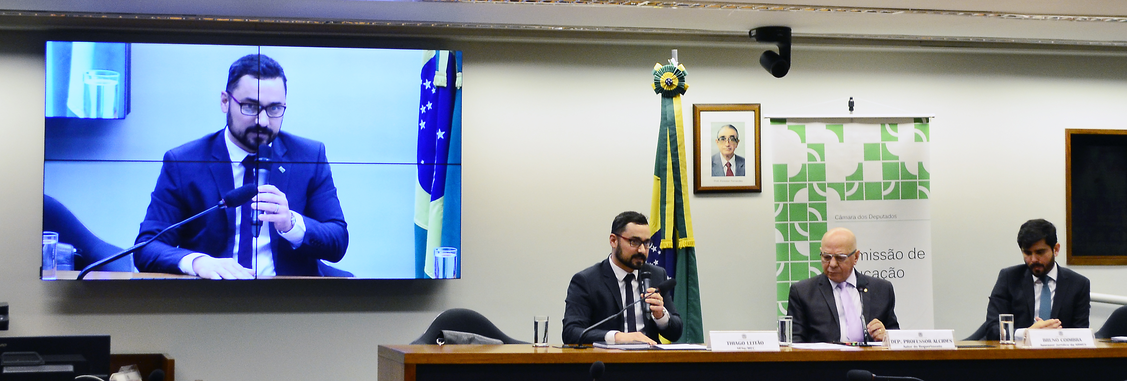 Audiência Pública, dia 01/10/19, sobre o tema: Isenção de taxas administrativas