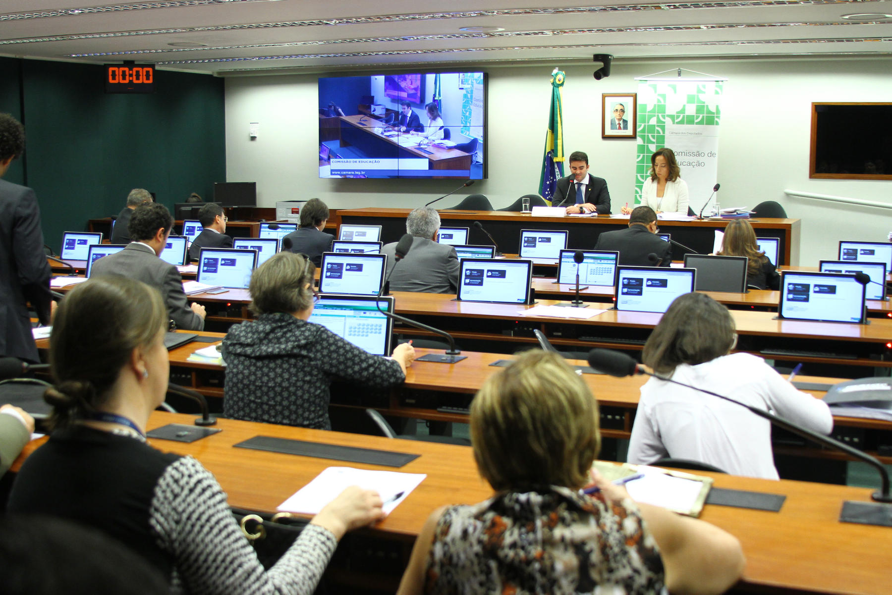 Comissão de Educação aprova projeto que estabelece que escolas de Ensino Básico deverão ter hortas