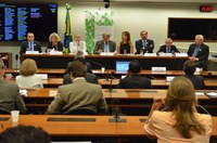 Comissão debate revalidação de diplomas de Medicina obtidos no exterior