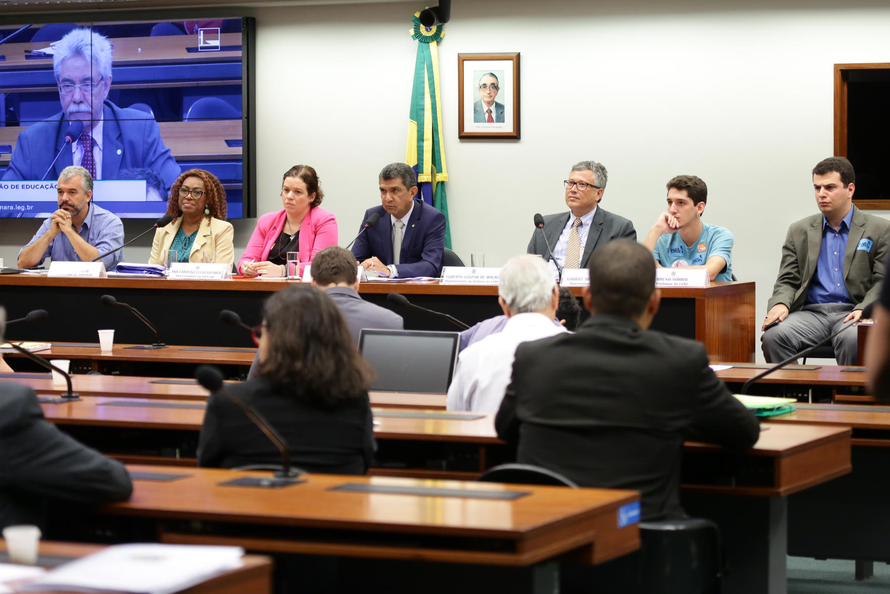 Crise financeira na UERJ foi debatida na Comissão de Educação