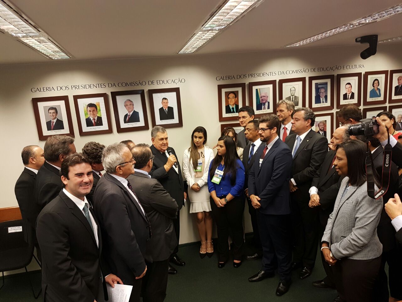 Inaugurada a foto do Deputado Arnaldo Faria de Sá