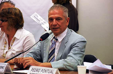 Lei de responsabilidade educacional pode prejudicar aluno, dizem debatedores