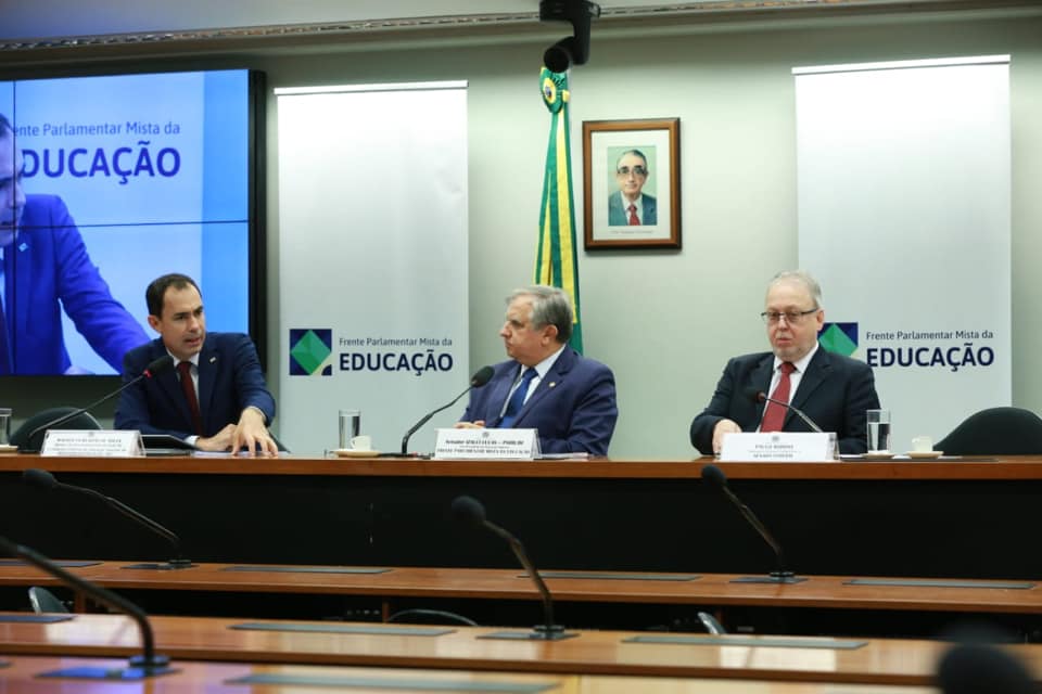 Palestra sobre o tema: A Educação Superior no Brasil