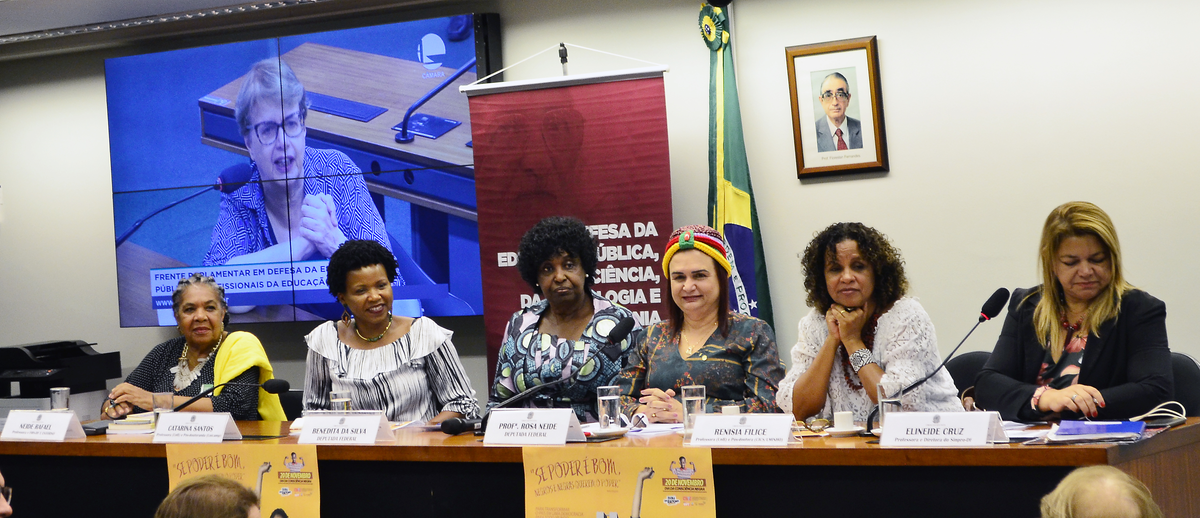 Palestra sobre o tema: Consciência Negra: avanços e desafios da luta antirracista