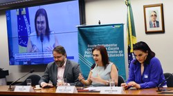 Palestra sobre o tema: Educação Pública: balanço, desafios e perspectivas