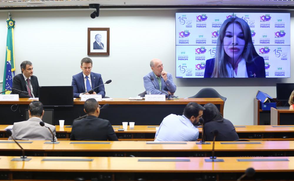 Comissão do Esporte discute criação do Dia do Rei Pelé