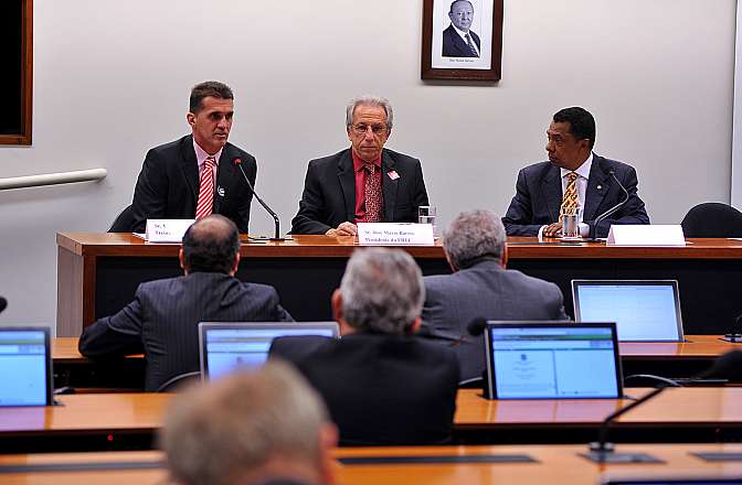 Comissão do Esporte discute direitos trabalhistas dos técnicos de futebol