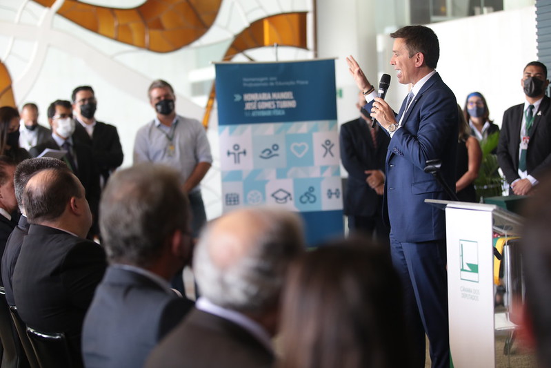 Comissão entrega Honraria Manoel José Gomes Tubino a 18 profissionais da Educação Física