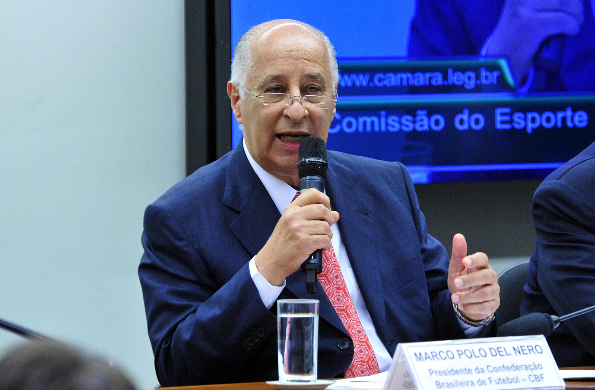 Presidente da CBF diz que desconhece irregularidades e descarta renúncia