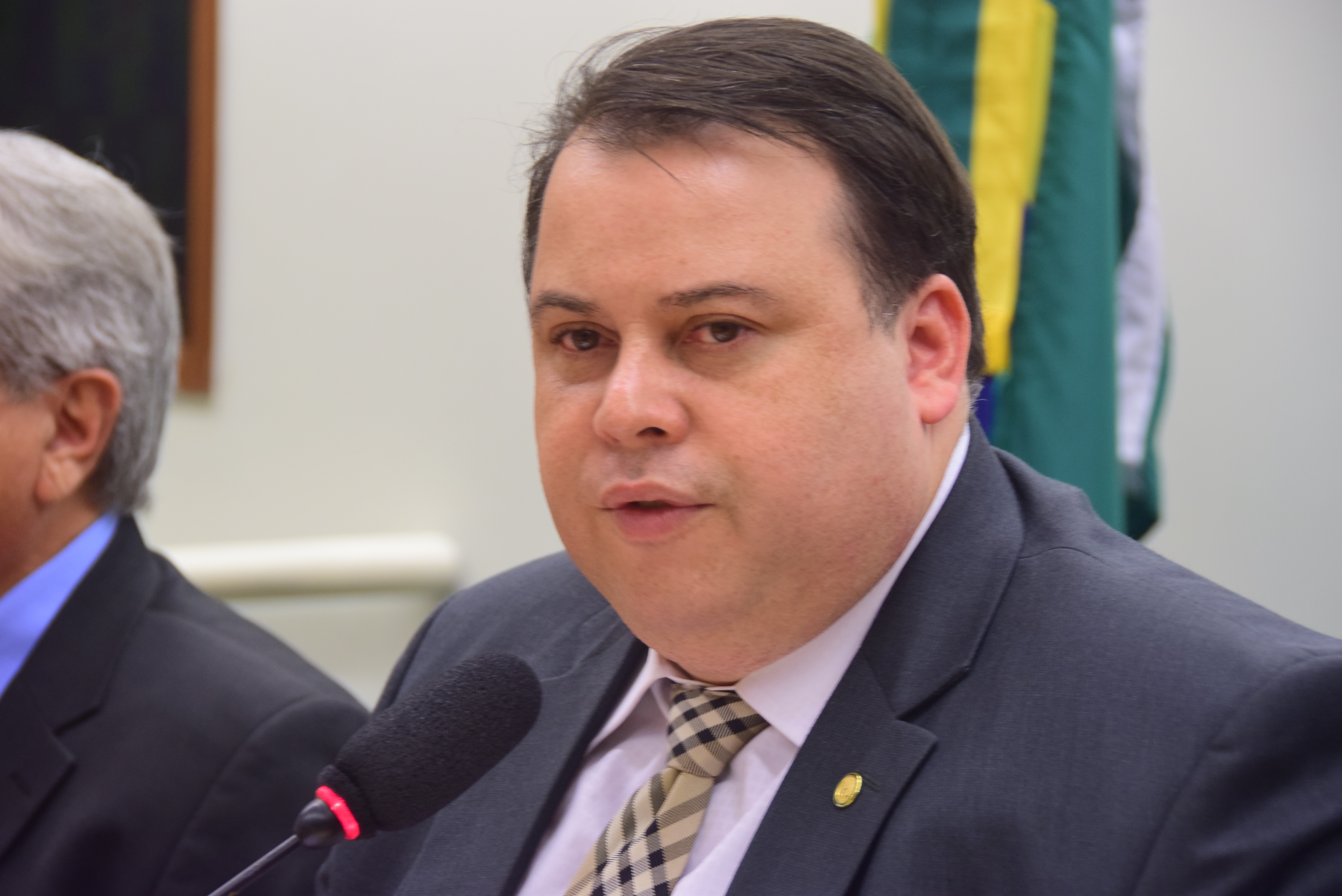 Projeto retoma ideia de MP que dá direito de transmissão de jogos para clube mandante  