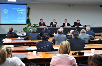 Mesa Ap ministro da Fazenda