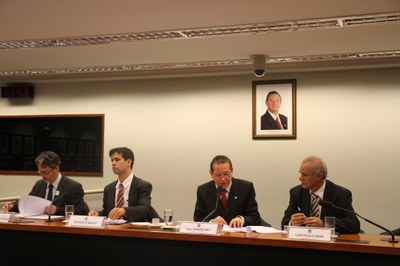 Mesa AP Defeitos em obras do PAC