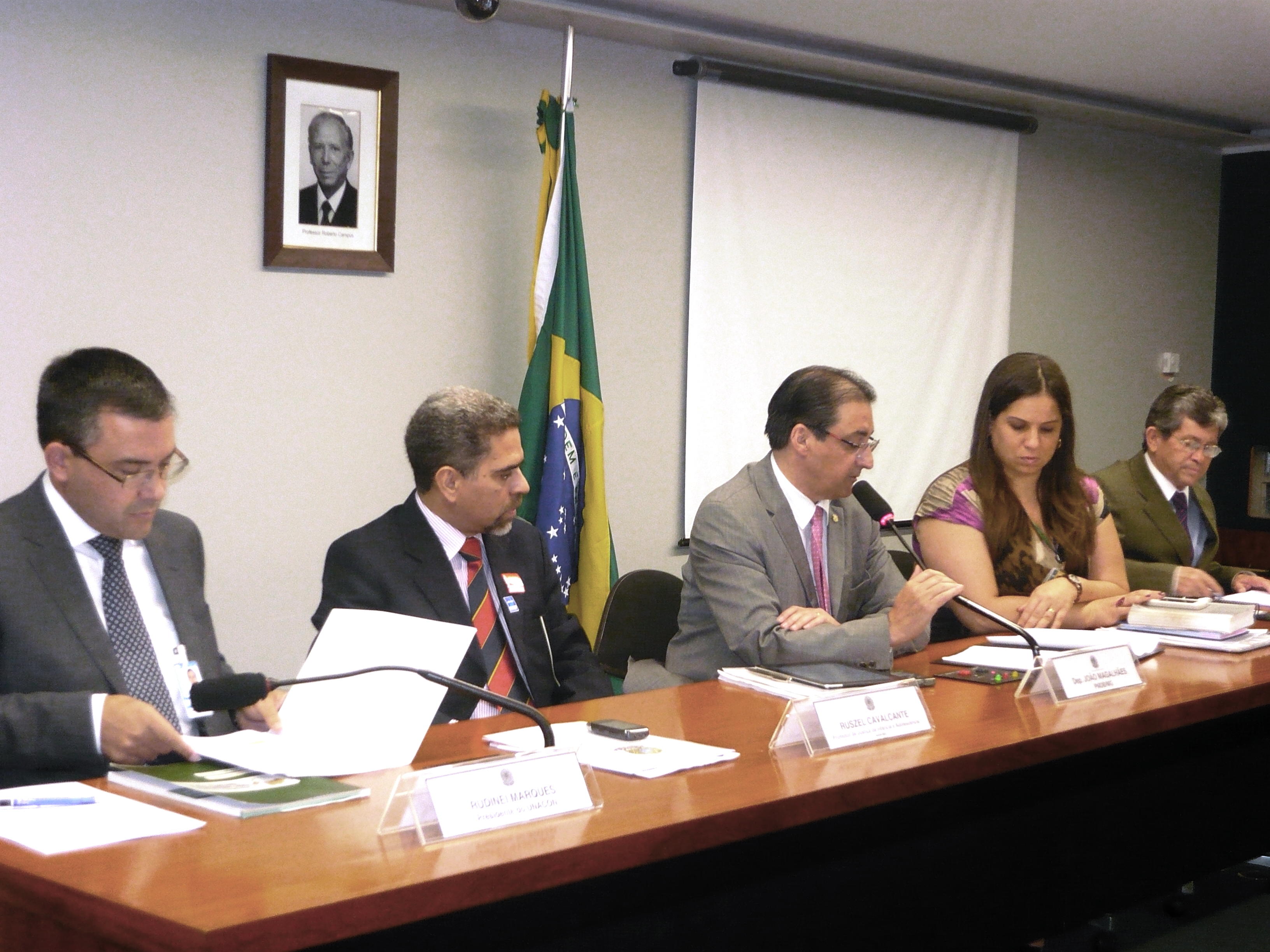 Audiência pública discute PEC sobre regulação dos cargos de controladores internos