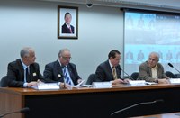 Audiência Pública na CFFC discutiu fechamento de laboratório por causa de obras da Copa