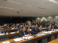 CFFC convoca Moreira Franco para esclarecer problemas com as obras dos aeroportos e quer explicações do ex-presidente da Petrobras, Sérgio Gabrielli, sobre o caso Pasadena