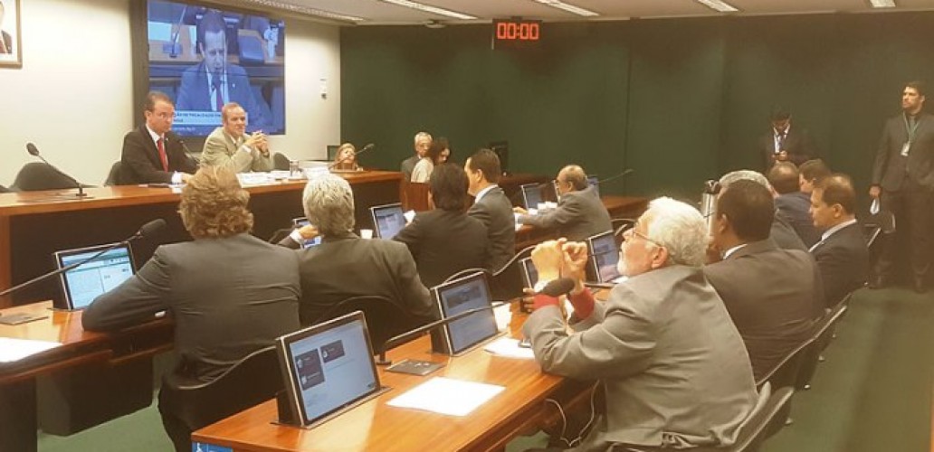 CFFC vai investigar paralisação de obras de ponte sobre o rio Madeira