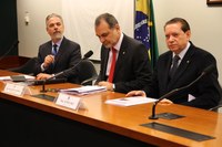 Chanceler brasileiro critica invasão de privacidade sob o pretexto de luta contra o terrorismo