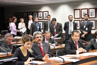 Comissão aprova relatório de gastos com Copa e Olimpíada