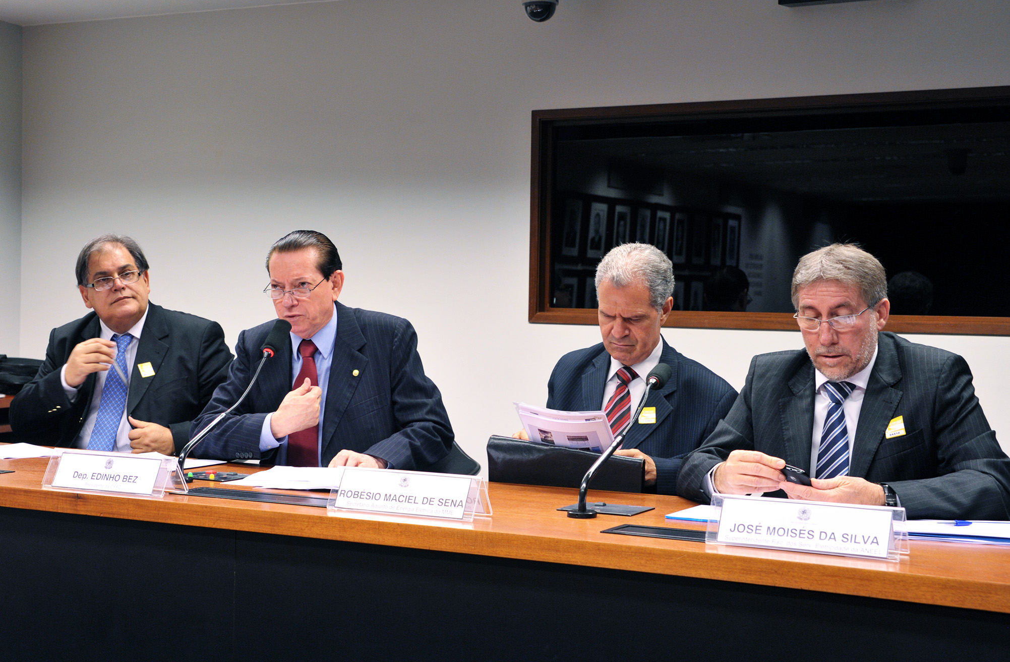Comissão debate riscos de apagões durante a Copa 2014