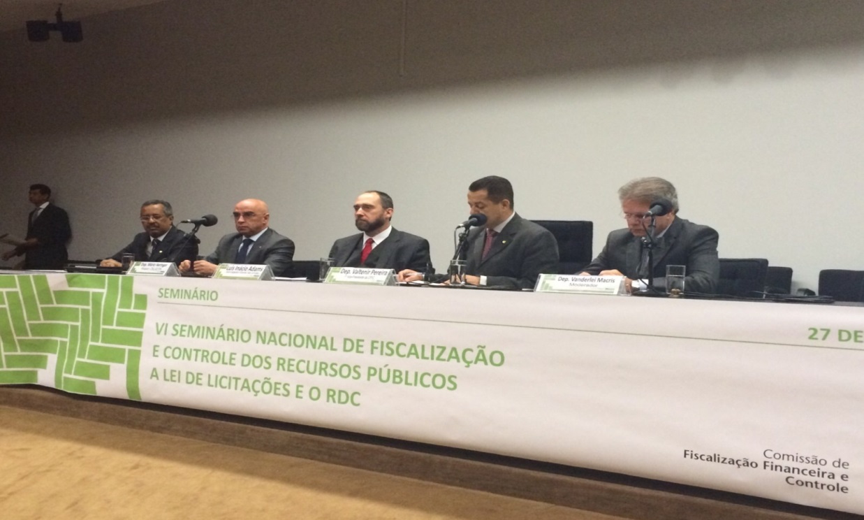 COMISSÃO REALIZA SEMINÁRIO NACIONAL DE FISCALIZAÇÃO PÚBLICA E CONTROLE
