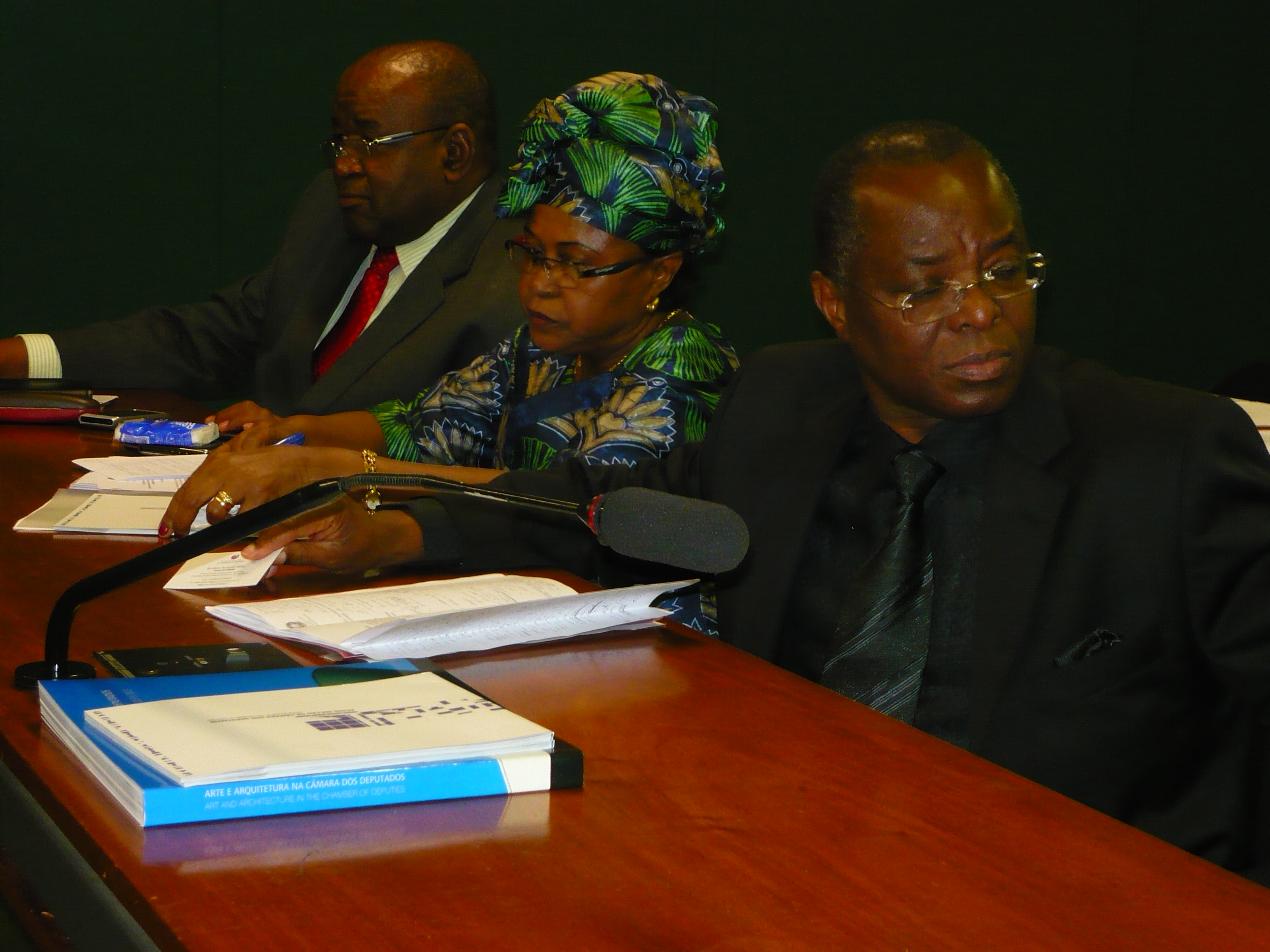 Comissão recebe visita de parlamentares de Moçambique