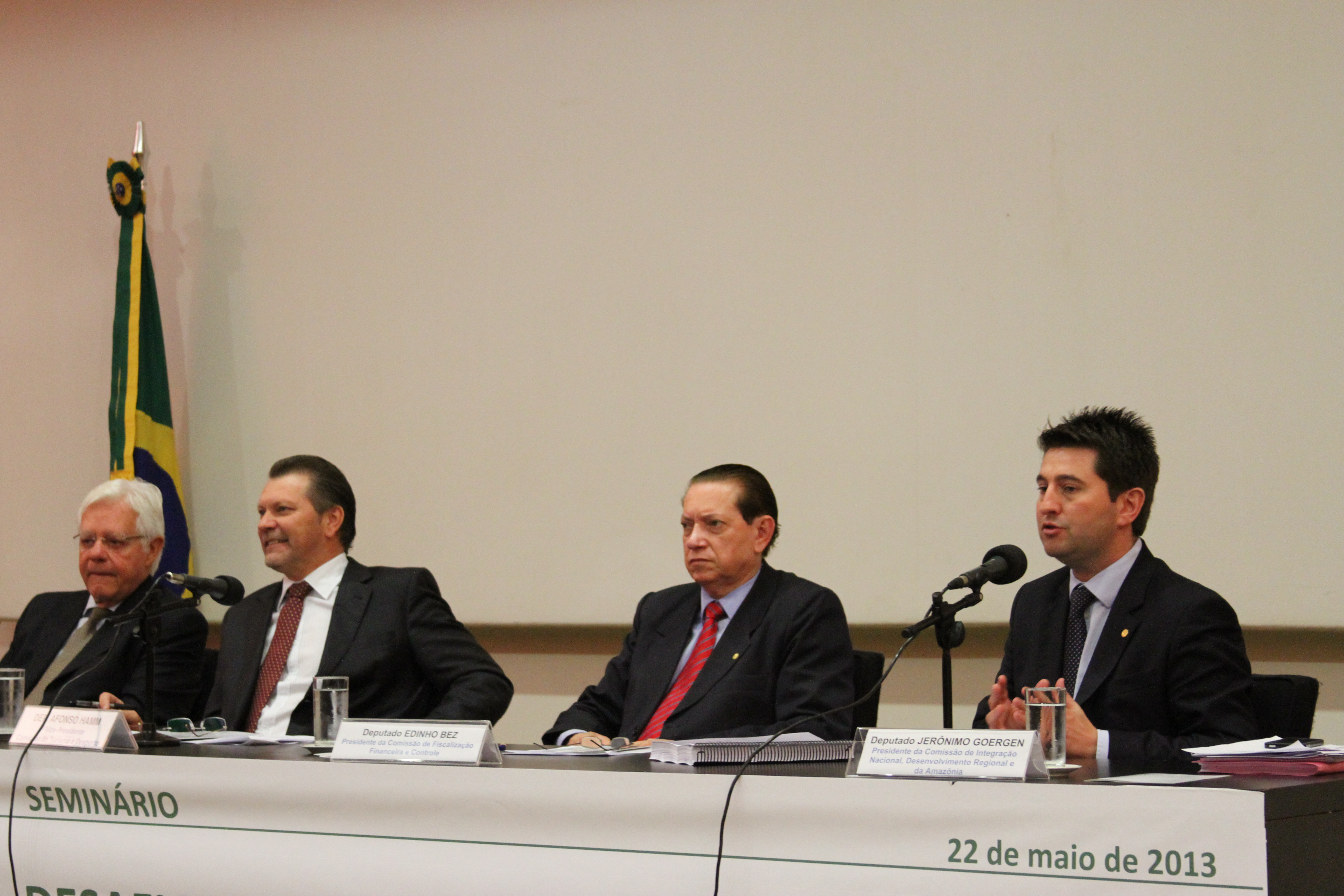 Comissões da Câmara dos Deputados debateram em seminário os desafios da aviação civil brasileira