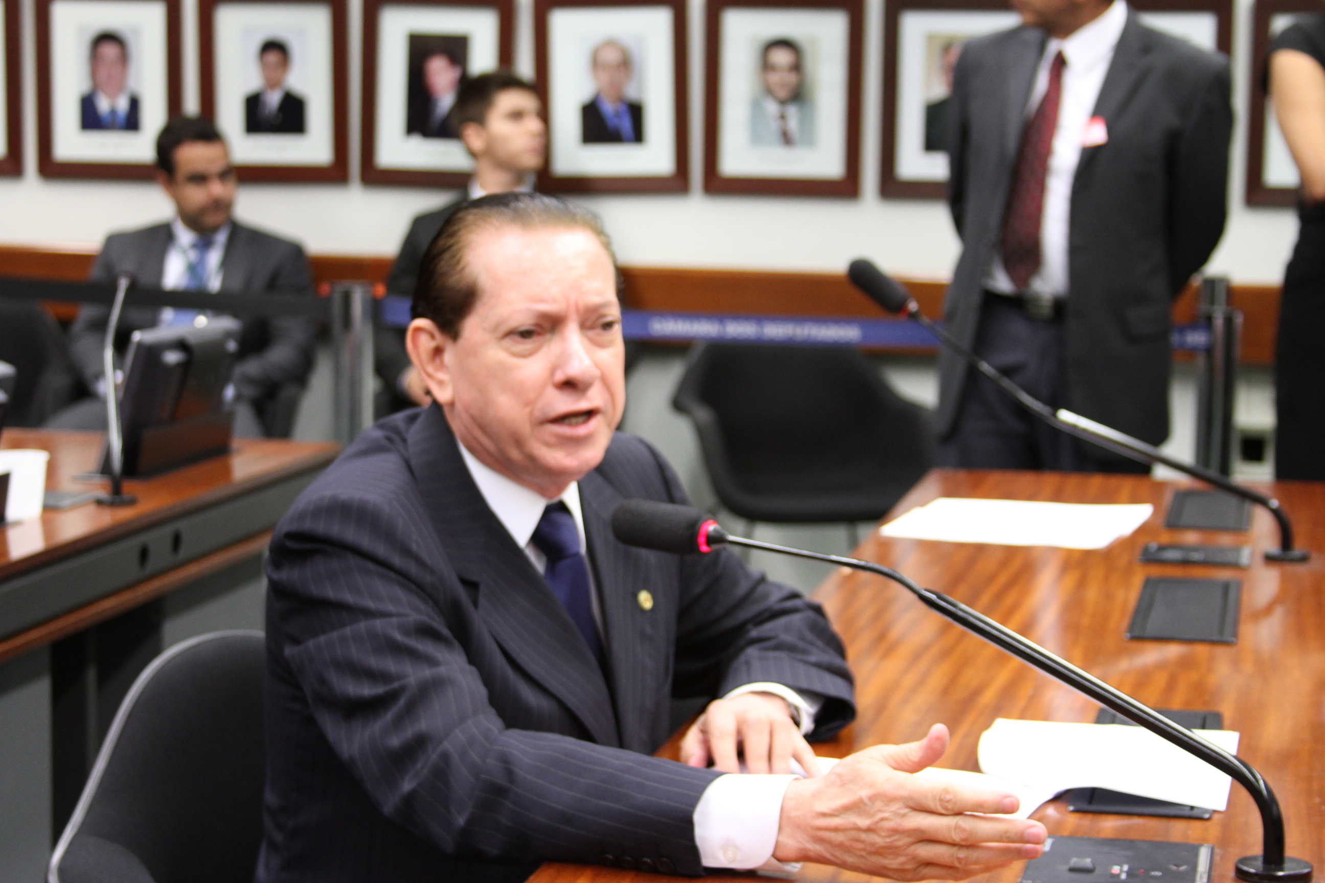 Deputado Edinho Bez propõe seminário para debater aumento abusivo das passagens aéreas